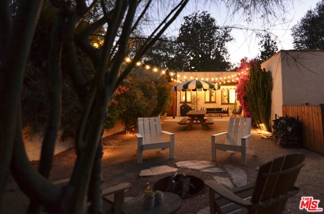898 N Chester Avenue, Pasadena CA: https://media.crmls.org/mediaz/b0edbe7f-d40d-41d9-9967-818fd264fc18.jpg