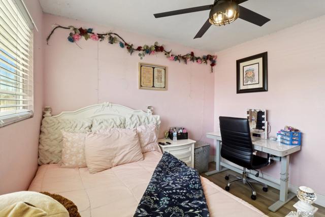 706 N Ash St, Escondido CA: https://media.crmls.org/mediaz/b0edf48c-e5df-4ee4-8fc5-5099afd18f46.jpg