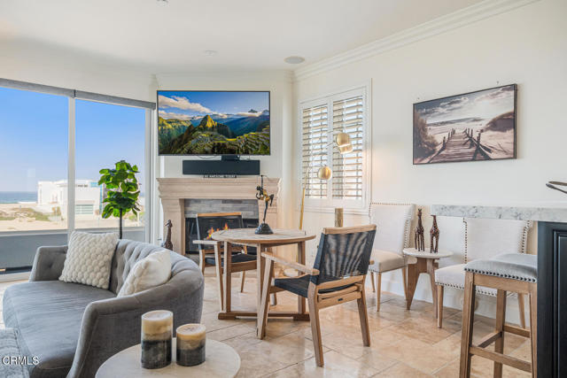 1501 Mandalay Beach Road, Oxnard CA: https://media.crmls.org/mediaz/b0ee054d-cf66-4a63-9d05-da31ab9d846e.jpg
