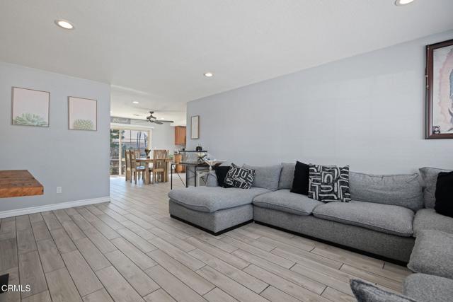 Detail Gallery Image 4 of 25 For 4130 Fortuna Ave, Camarillo,  CA 93010 - 4 Beds | 2 Baths