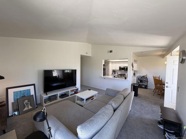 9342 Twin Trails Drive, San Diego CA: https://media.crmls.org/mediaz/b0ef2a2d-f0d7-4fca-9963-a4bedc3283f2.jpg
