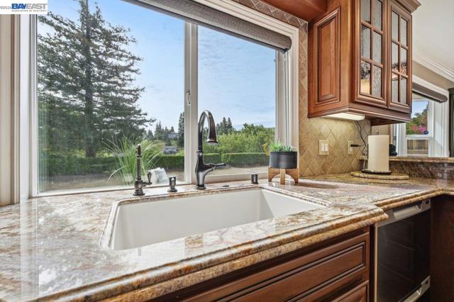 Image 10 of 40 For 2481 Palmira Pl