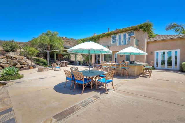 15068 Creek Hills Rd, El Cajon CA: https://media.crmls.org/mediaz/b0ef6f62-19ad-4c1e-b2cc-4d1f74e13975.jpg