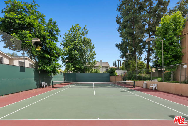 18730 Hatteras Street, Tarzana CA: https://media.crmls.org/mediaz/b0efd234-9612-44b5-8d62-0098c4f76145.jpg