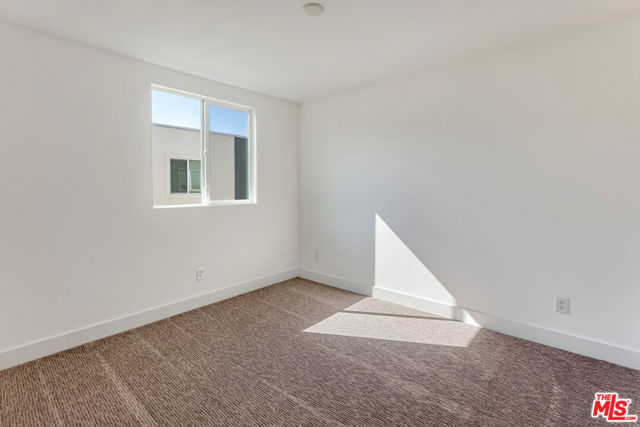 5258 Bainbridge Place photo 15