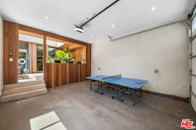 836 California Avenue, Venice CA: https://media.crmls.org/mediaz/b0f09dc6-bf48-4b7d-92c8-b4ac6012697e.jpg