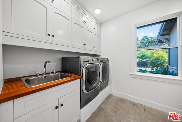 32070 Via Vera, Bonsall CA: https://media.crmls.org/mediaz/b0f131c5-7659-448d-a3d0-2fd6cf395591.jpg