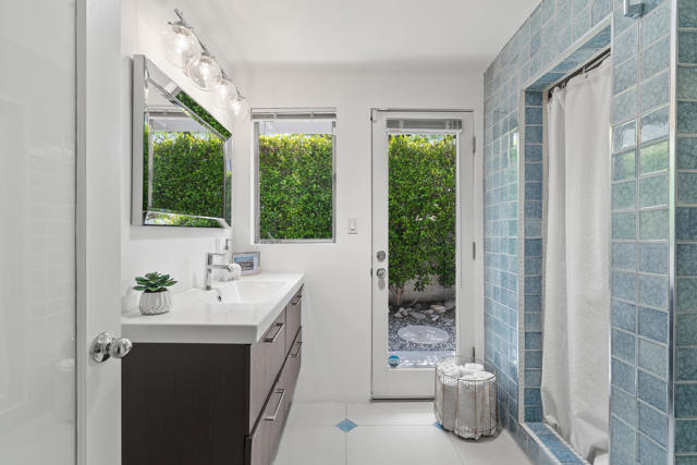 1115 Pasatiempo Road, Palm Springs CA: https://media.crmls.org/mediaz/b0f140aa-71d6-48de-9129-58a1c286c1f2.jpg
