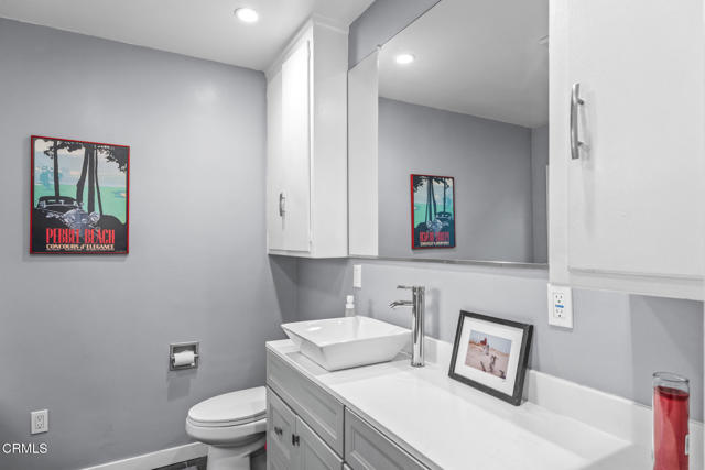 1818 New York Drive, Altadena CA: https://media.crmls.org/mediaz/b0f1b4fc-8a67-43a0-8247-e507ce41a857.jpg