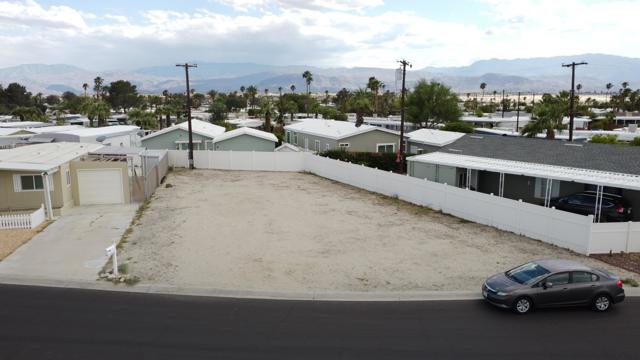 73281 Colonial Drive, Thousand Palms CA: https://media.crmls.org/mediaz/b0f22f9b-afb1-4309-b4cb-a9557620ca3c.jpg