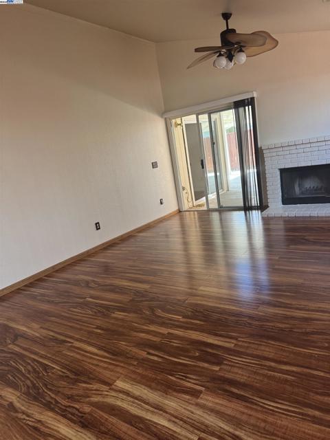 5325 Avante Lane, Salida CA: https://media.crmls.org/mediaz/b0f25ab4-d34d-4f80-9ca4-4188b728f47c.jpg