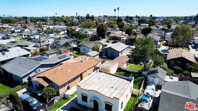 1622 W 66th Street, Los Angeles CA: https://media.crmls.org/mediaz/b0f28e1a-cf96-4fbe-9ced-dd1a2458418c.jpg