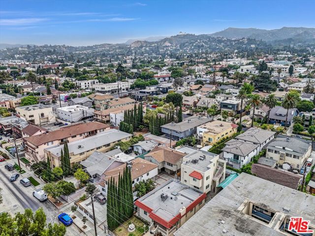 4421 Prospect Avenue, Los Angeles CA: https://media.crmls.org/mediaz/b0f2a2c6-c093-4974-a6df-9bf555618457.jpg