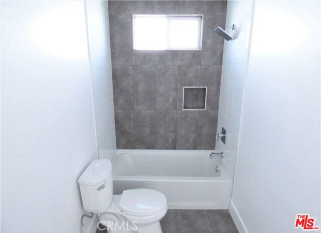 1113 Carmona Avenue, Los Angeles CA: https://media.crmls.org/mediaz/b0f5013e-6a41-4764-8755-e13f4779d9dd.jpg