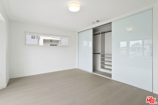 4444 Don Felipe Drive, Los Angeles CA: https://media.crmls.org/mediaz/b0f504e0-552f-4bea-8268-2e27176221a2.jpg