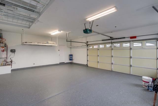 2543 Daisy Ln, Fallbrook CA: https://media.crmls.org/mediaz/b0f5473e-a27e-431a-ab81-33b61161b1d7.jpg