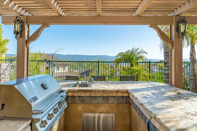 1728 Bluesage Court, Simi Valley CA: https://media.crmls.org/mediaz/b0f586e5-9ef6-4876-a8e0-4cc16a49e0ea.jpg