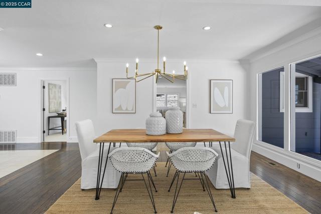 3475 Springhill Rd, Lafayette CA: https://media.crmls.org/mediaz/b0f5a3a9-ec48-414f-b820-2b93fd4e116e.jpg