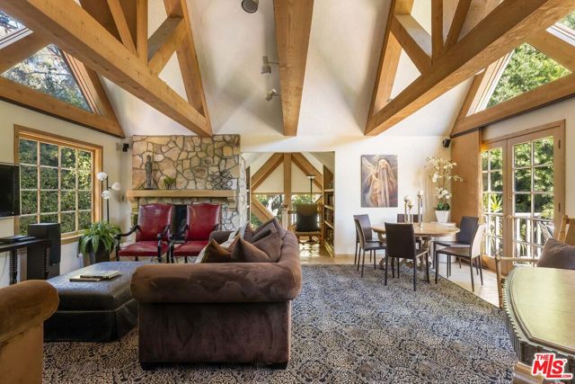 Image 23 of 26 For 1006 Rexford Drive