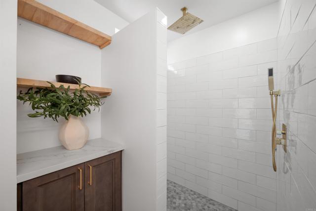 2344 Greenbriar Drive, Chula Vista CA: https://media.crmls.org/mediaz/b0f662e9-ced0-4ec1-b8e3-f5f5e83246ec.jpg