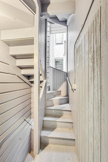 811 Oak Street, San Francisco CA: https://media.crmls.org/mediaz/b0f6b1dc-dab3-423e-b367-794070e2fc5f.jpg