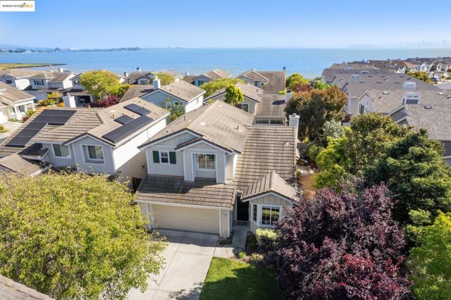 26 Farallon Ct, Richmond CA: https://media.crmls.org/mediaz/b0f7037d-c3a2-49bd-883f-2b557856f301.jpg