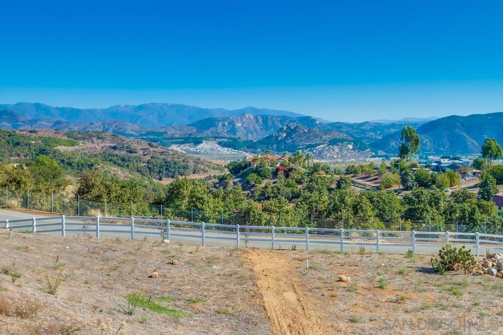 MLS #250032615SD img 25