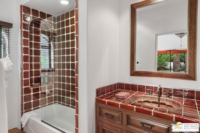 1360 E Tachevah Drive, Palm Springs CA: https://media.crmls.org/mediaz/b0f7ca84-b69f-49be-8465-ca994c09e9e2.jpg