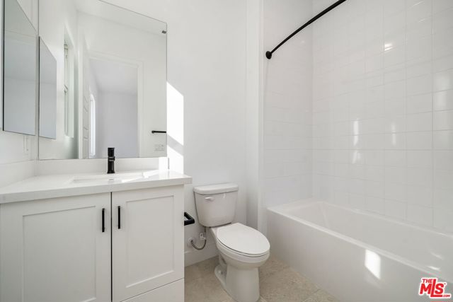 57660 Cherrywood Place, La Quinta CA: https://media.crmls.org/mediaz/b0f805f0-c8ab-45b9-a300-dca54cd7662d.jpg