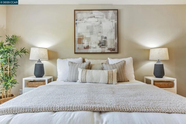 102 Northcreek Cir, Walnut Creek CA: https://media.crmls.org/mediaz/b0f8508e-5085-4550-a337-2e55371affb3.jpg