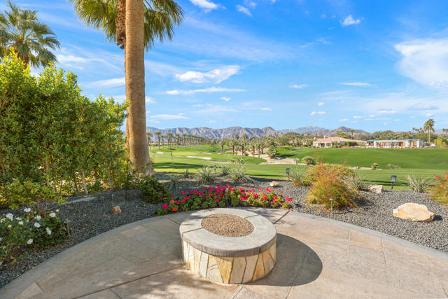 50605 Verano Drive, La Quinta CA: https://media.crmls.org/mediaz/b0f88522-4ed2-4acf-bc70-1f0ac2efd3e1.jpg