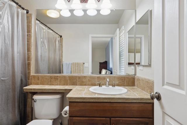 Image 26 of 38 For 104 Estrella Court
