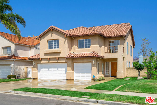6615 Kentwood Bluffs Drive, Los Angeles CA: https://media.crmls.org/mediaz/b0f8b6ba-c0c8-49df-81b6-3998eb604a5c.jpg