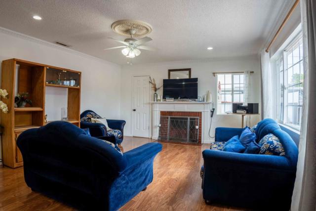 2232 Euclid Avenue, East Palo Alto CA: https://media.crmls.org/mediaz/b0f8e2f3-6a2b-44fe-8120-41eb4df260b5.jpg