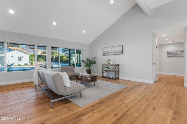 568 Bristol Avenue, Simi Valley CA: https://media.crmls.org/mediaz/b0f93327-bfe3-4de0-97aa-26f1a1fd5ed3.jpg