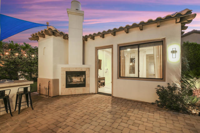 81107 Carefree Drive, Indio CA: https://media.crmls.org/mediaz/b0fa962b-9a38-4a3d-83fe-d0494e67dce2.jpg