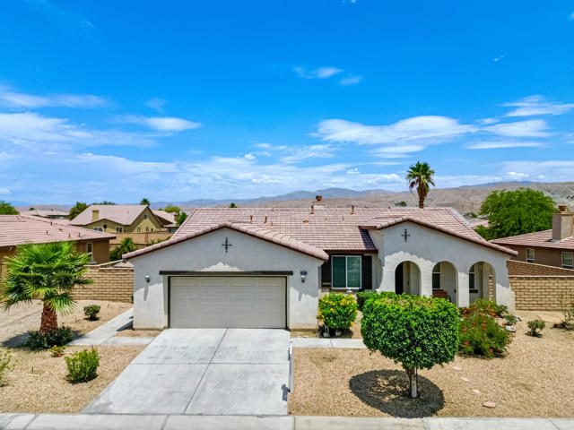 80200 Catalina Drive, Indio CA: https://media.crmls.org/mediaz/b0fb56bc-111b-45ee-93ca-0c4896954456.jpg