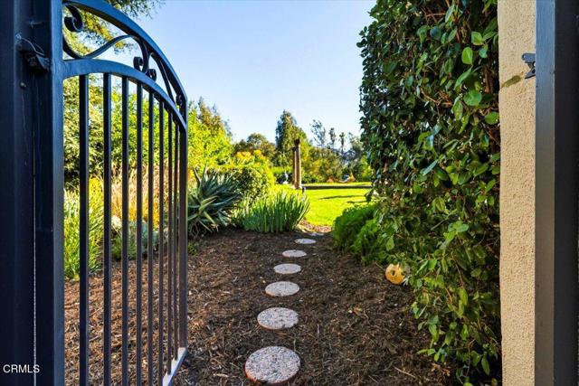 515 Del Oro Drive, Ojai CA: https://media.crmls.org/mediaz/b0fc69d3-09df-4157-af3f-f76fdf00533e.jpg