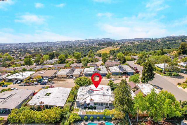 5893 Highwood Rd, Castro Valley CA: https://media.crmls.org/mediaz/b0fc8ed8-6f84-4dd7-95ef-753849c740ae.jpg