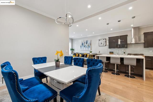 1537 Revere AVE, San Francisco CA: https://media.crmls.org/mediaz/b0fd92df-3952-423b-9409-d47ce3f81c02.jpg