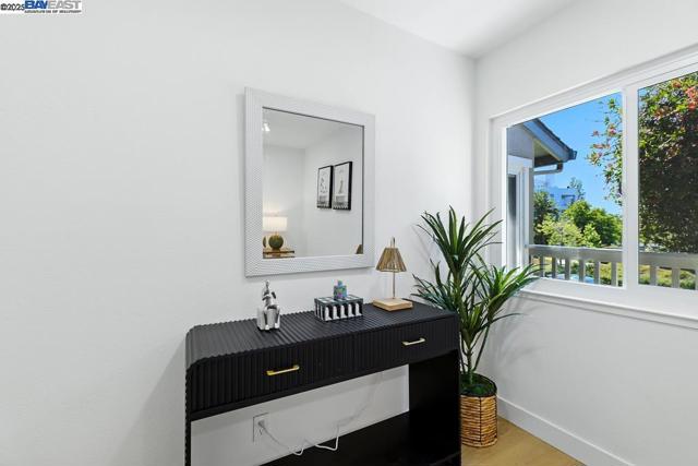 739 Aries Ln, Foster City CA: https://media.crmls.org/mediaz/b0fe7d4d-5122-499a-8697-a7018547262a.jpg