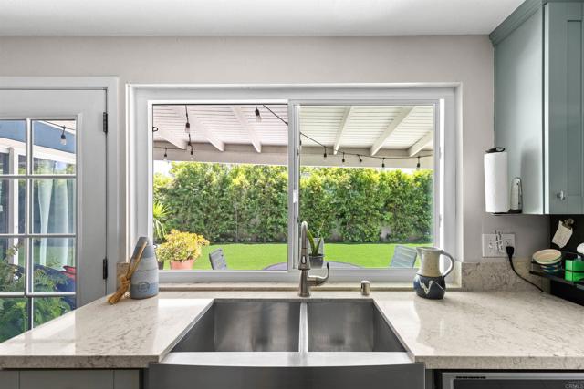 Detail Gallery Image 12 of 49 For 687 Dell St, Solana Beach,  CA 92075 - 4 Beds | 2 Baths