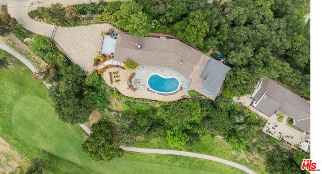 4650 Canoga Avenue, Woodland Hills CA: https://media.crmls.org/mediaz/b0feb579-392a-4bda-9ea0-9e2eb21cad81.jpg