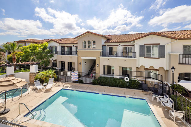 485 Country Club Drive, Simi Valley CA: https://media.crmls.org/mediaz/b0fefb82-cb4c-4fcb-88c5-24d458a2e7da.jpg