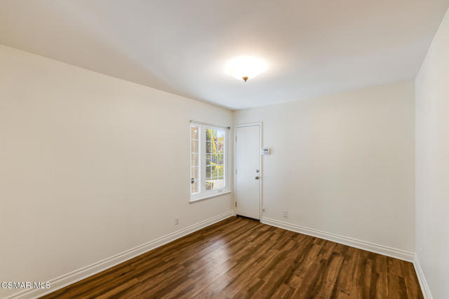 1569 Burning Tree Drive, Thousand Oaks CA: https://media.crmls.org/mediaz/b0fffa52-039b-4832-992c-a01ad366dca0.jpg