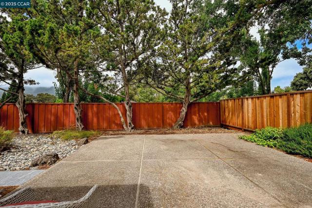 101 Stowbridge Ct., Danville CA: https://media.crmls.org/mediaz/b100de76-1cec-4f2b-a371-ffb2c543d3c6.jpg