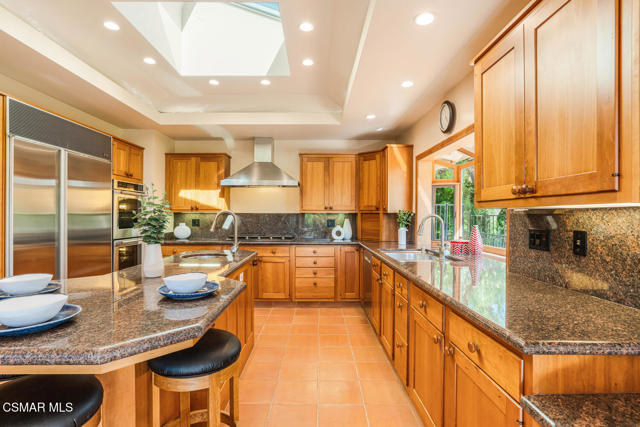 356 Laguna Terrace, Simi Valley CA: https://media.crmls.org/mediaz/b1015510-9741-4f4a-ab43-0ab81b5681b6.jpg