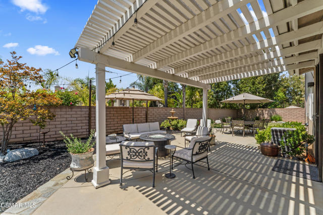 4543 Silverbell Circle, Moorpark CA: https://media.crmls.org/mediaz/b10197c5-a00e-4a13-838f-4fe1c172a080.jpg