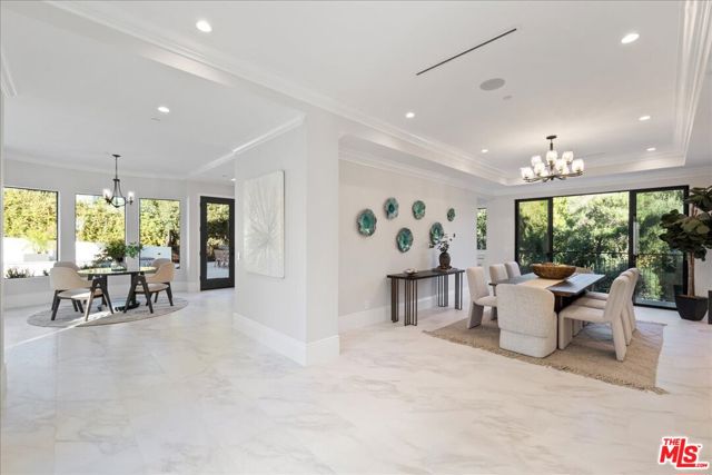 4351 Vanalden Avenue, Tarzana CA: https://media.crmls.org/mediaz/b101b7ea-7578-48df-8d5f-8268e90b2084.jpg