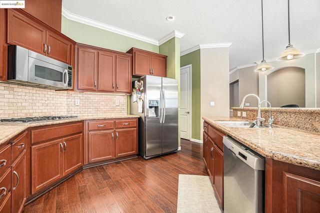 113 Little Ranch Circle, Oakley CA: https://media.crmls.org/mediaz/b1022666-2ce7-4b73-8be7-06eacce75a2b.jpg